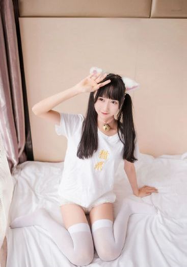 欧美呢大衣搭配_BD英语神马影院在线