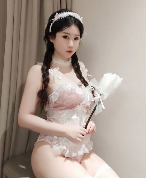 欧美紧身皮裤诱惑_4K影视在线观看